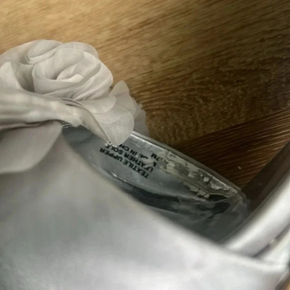 Audrey Brooke silver heels size 7 - Picture 12 of 16